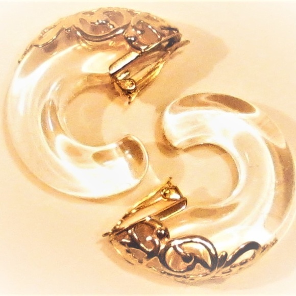 Inna Cytrine Jewelry - Vintage Inna Cytrine Gilded Lucite Earrings